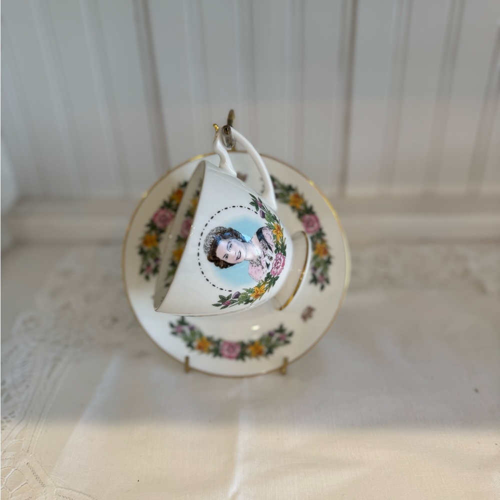Coalport Her Majesty Queen Elizabeth II Teacup And Saucer Set